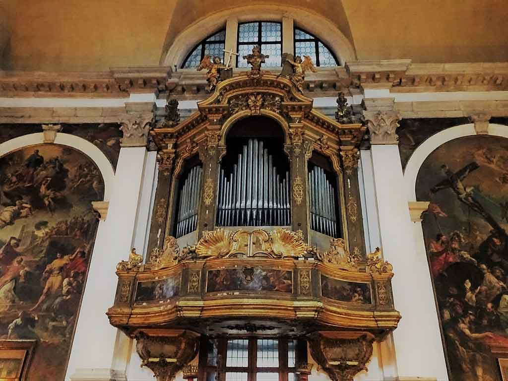 Organ of the Church of San Moisè in Venice 